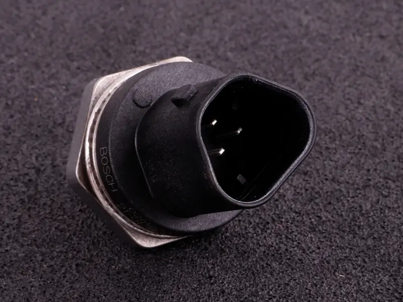 2165--bosch_pressure_and_temp_sensor--03.webp